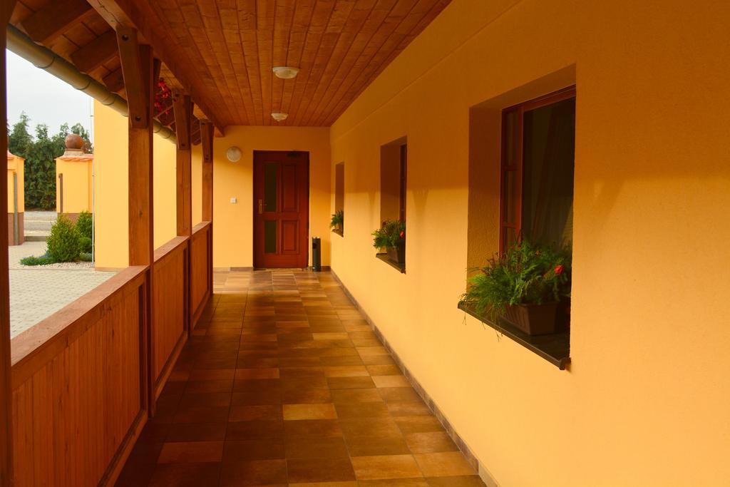 Penzion Farma Dvorec Radnice Room photo