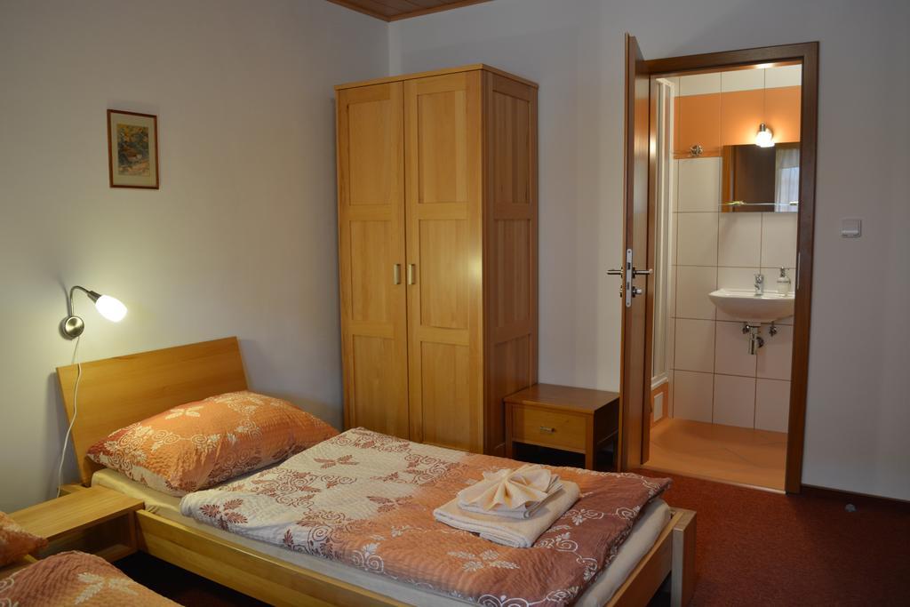 Penzion Farma Dvorec Radnice Room photo