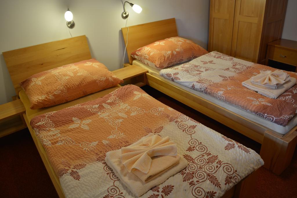 Penzion Farma Dvorec Radnice Room photo
