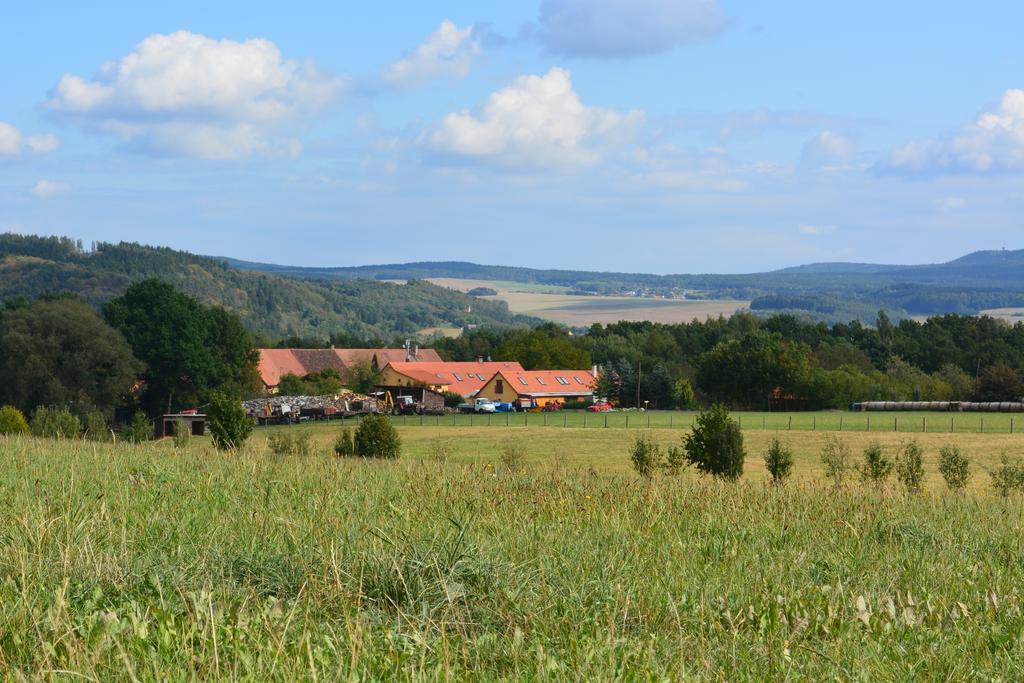 Penzion Farma Dvorec Radnice Exterior photo