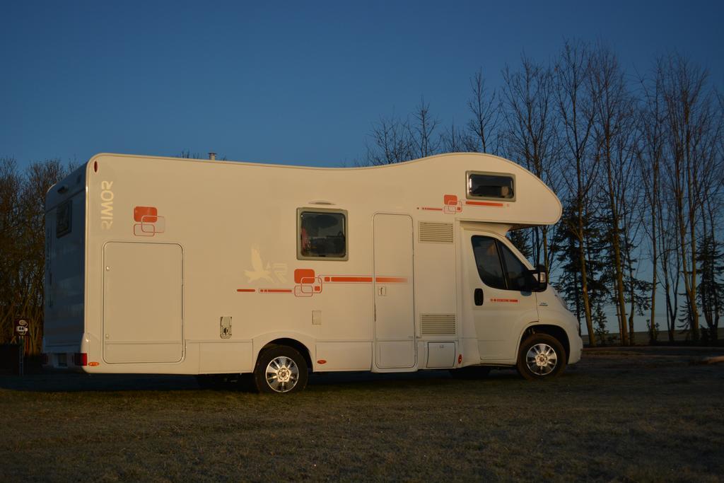 Penzion Farma Dvorec Radnice Exterior photo